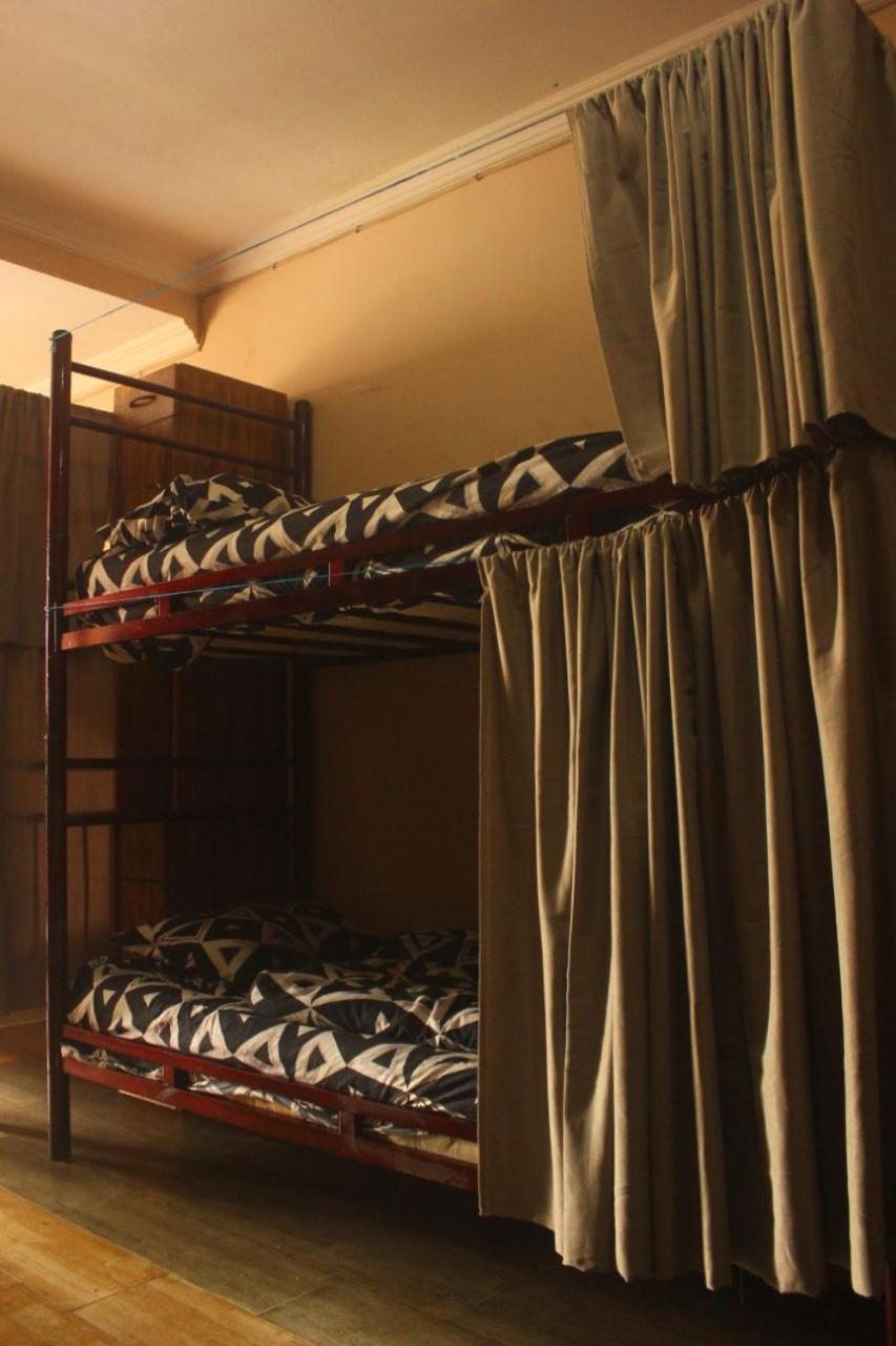 באטומי Everyday Cat Hostel מראה חיצוני תמונה