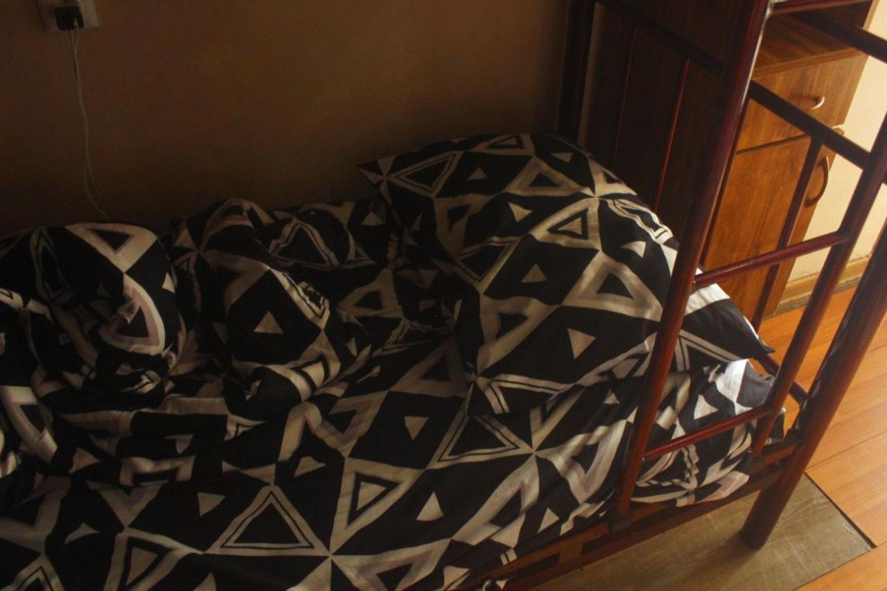באטומי Everyday Cat Hostel מראה חיצוני תמונה
