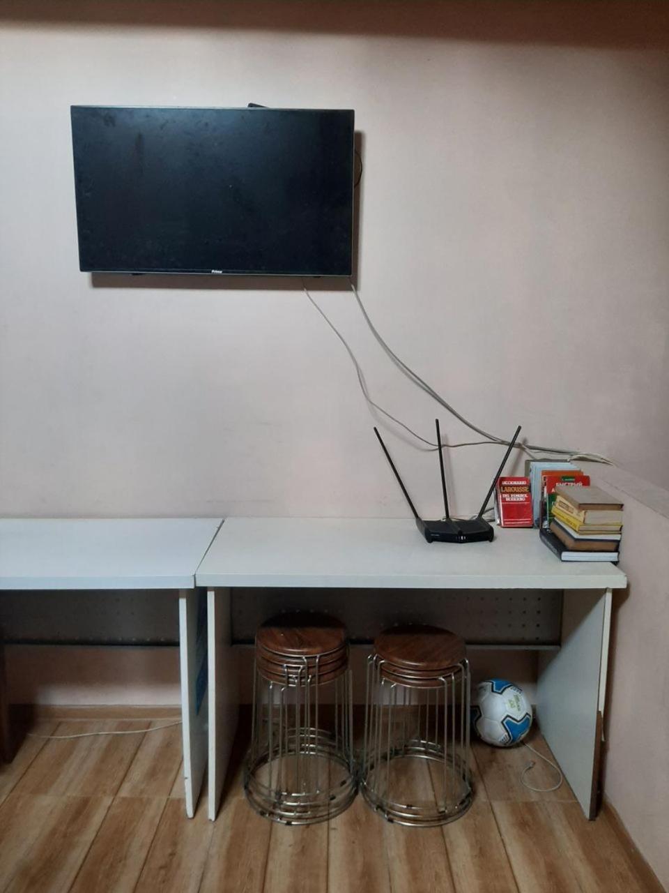 באטומי Everyday Cat Hostel מראה חיצוני תמונה