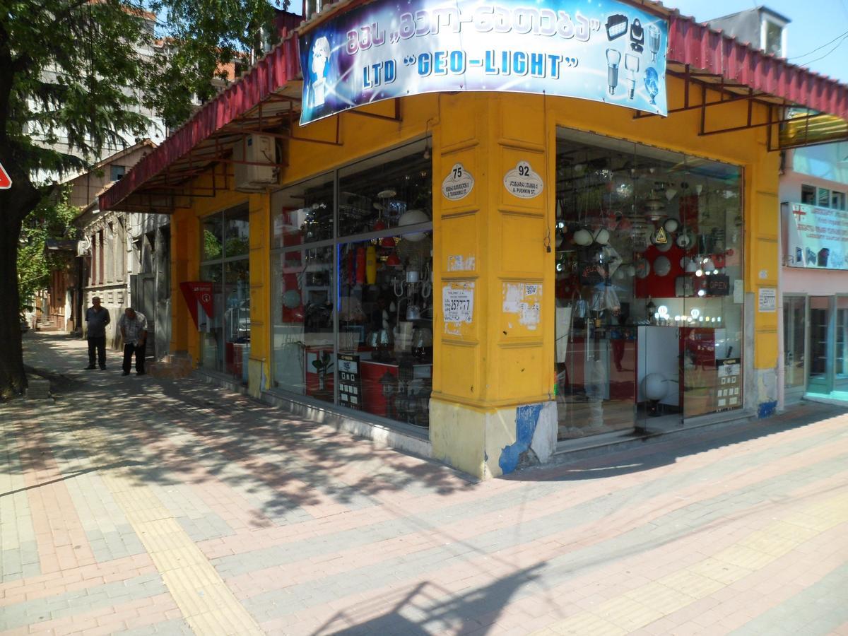 באטומי Everyday Cat Hostel מראה חיצוני תמונה