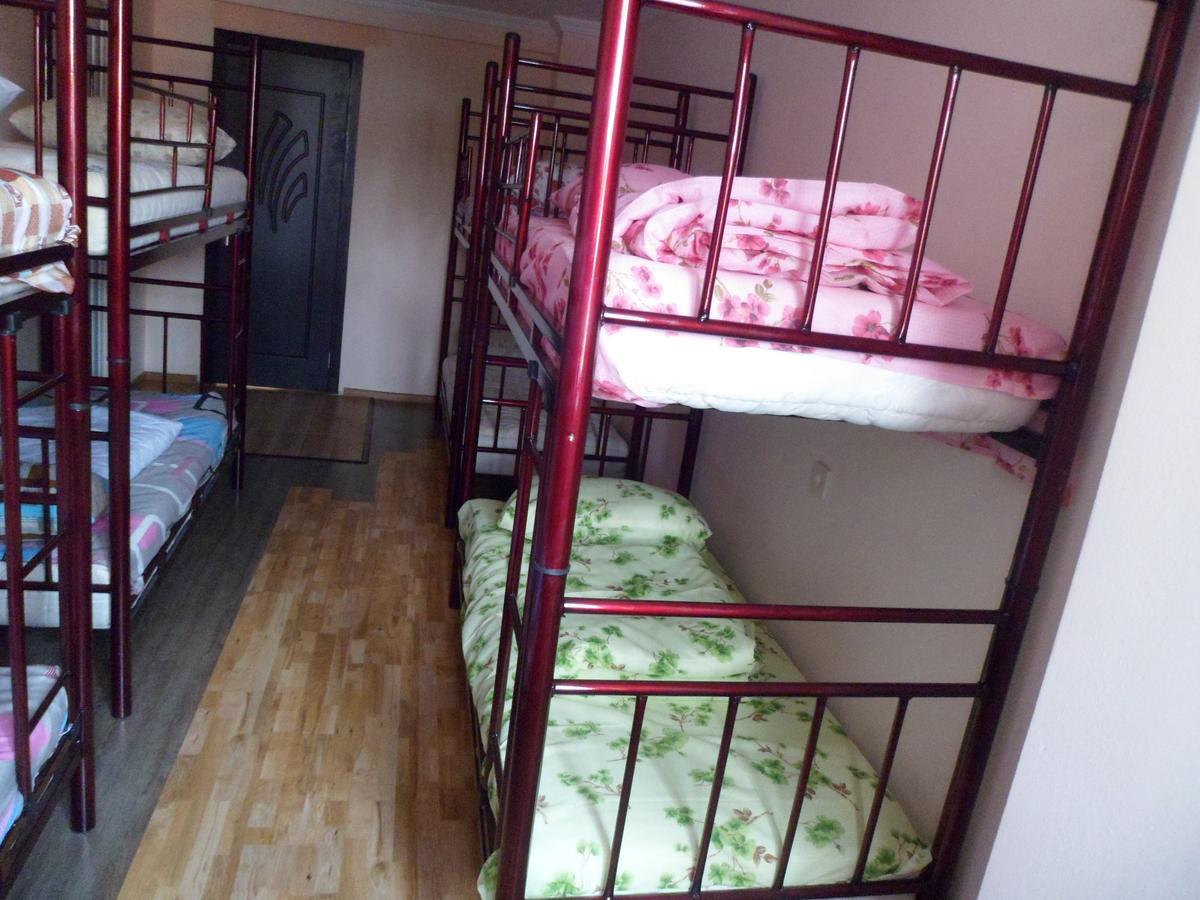 באטומי Everyday Cat Hostel מראה חיצוני תמונה