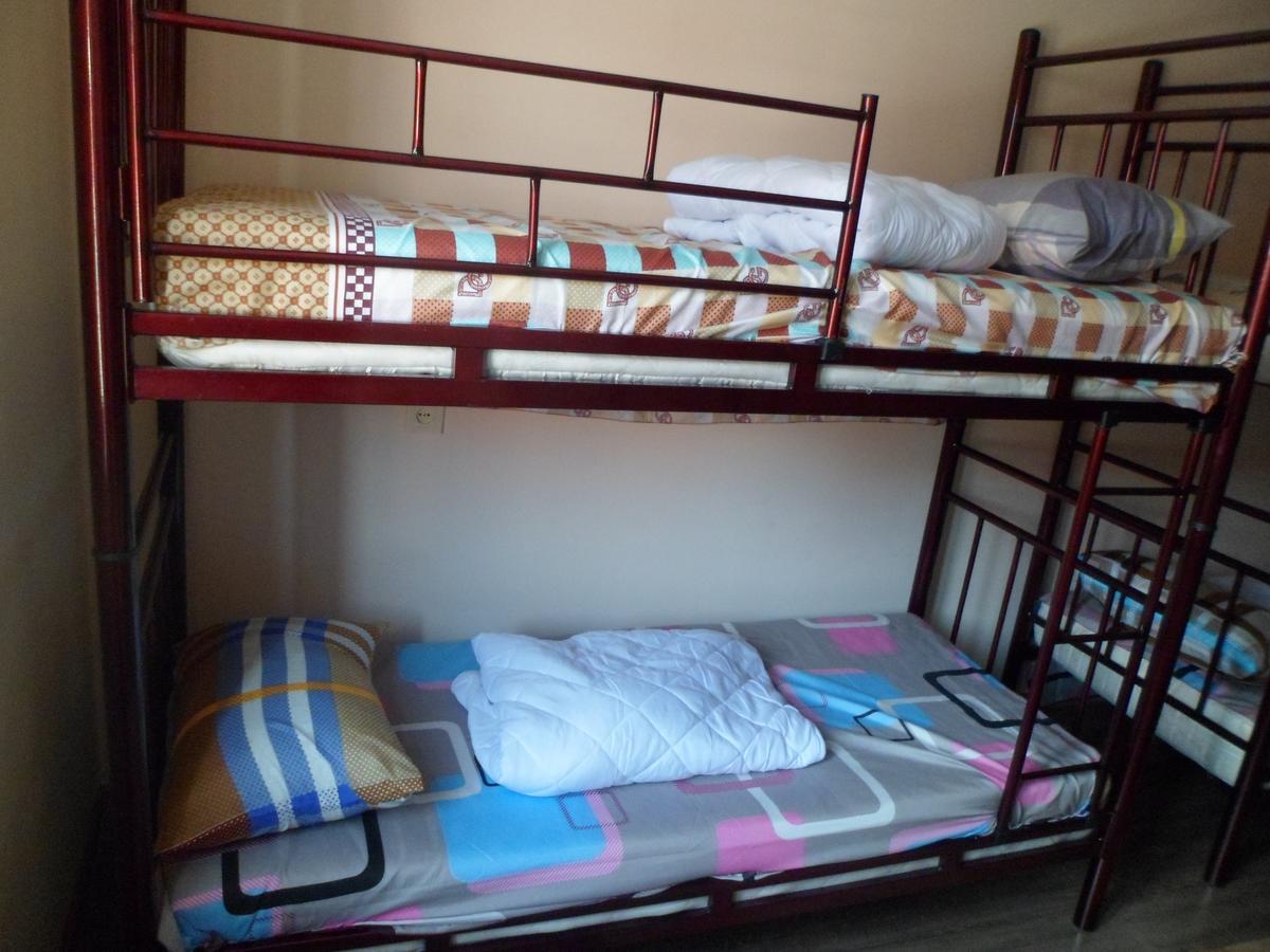 באטומי Everyday Cat Hostel מראה חיצוני תמונה