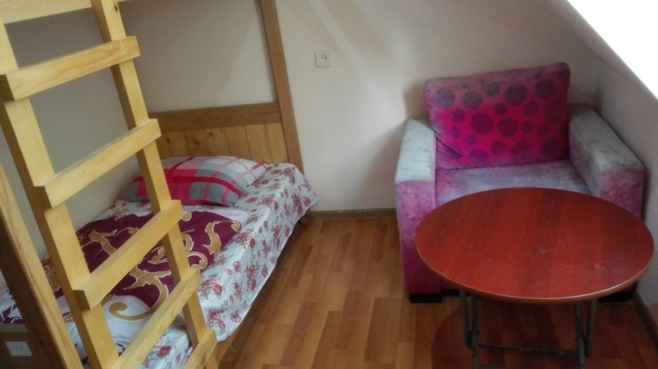 באטומי Everyday Cat Hostel מראה חיצוני תמונה