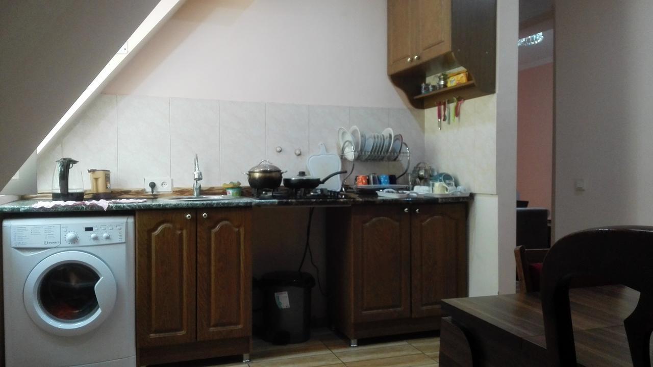 באטומי Everyday Cat Hostel מראה חיצוני תמונה