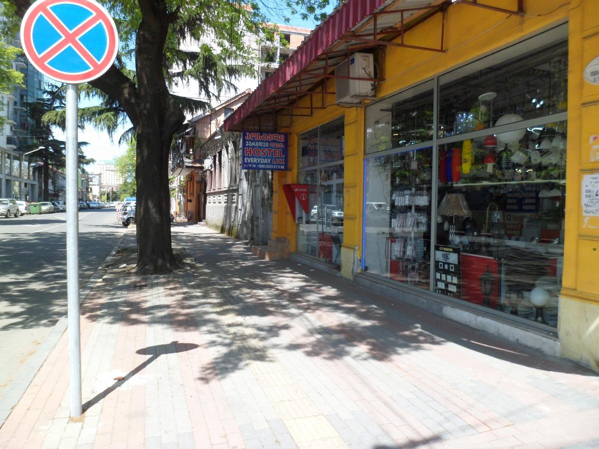 באטומי Everyday Cat Hostel מראה חיצוני תמונה