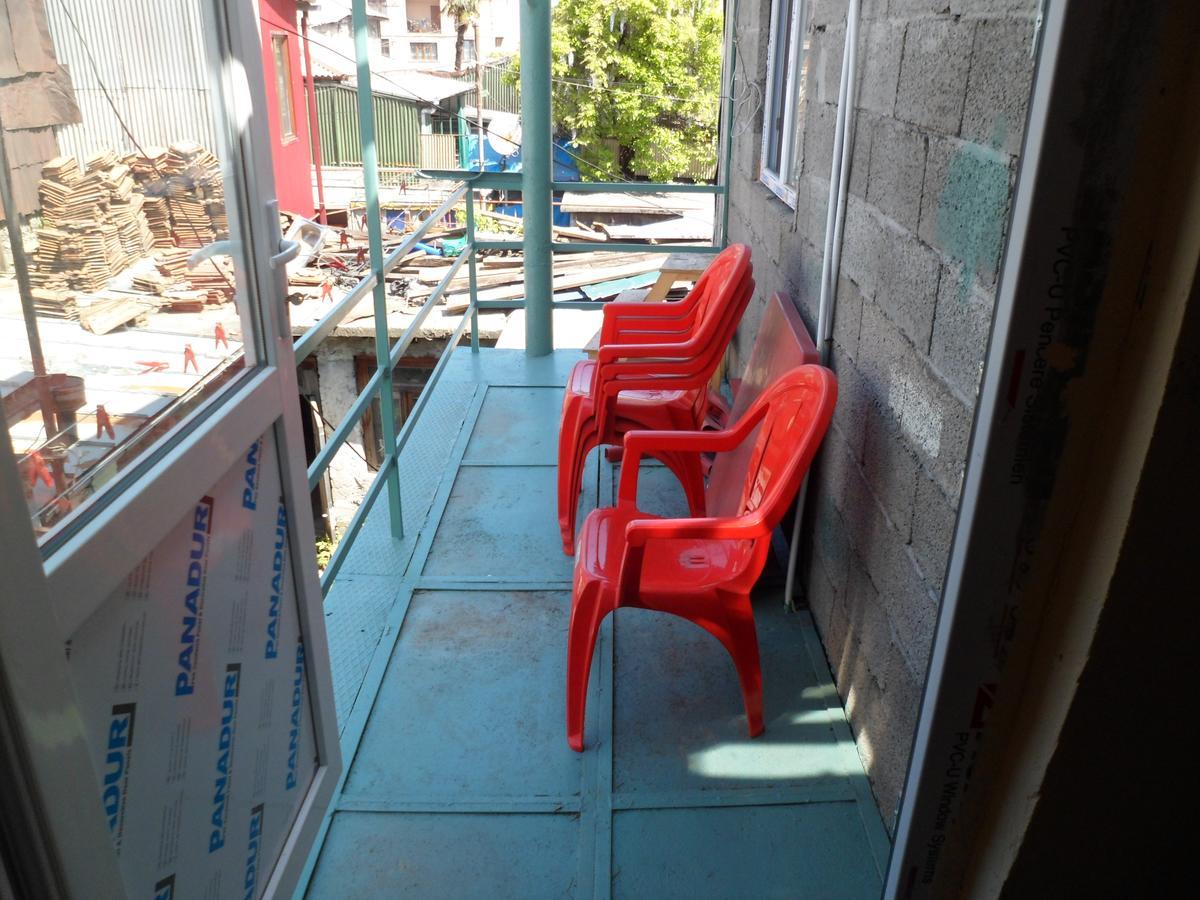 באטומי Everyday Cat Hostel מראה חיצוני תמונה