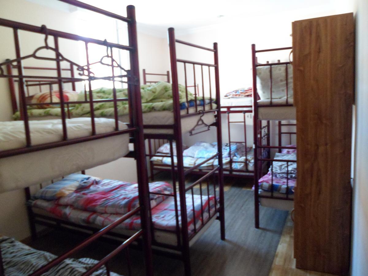 באטומי Everyday Cat Hostel מראה חיצוני תמונה