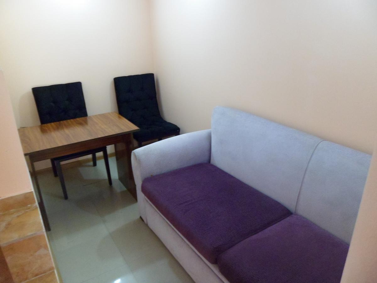 באטומי Everyday Cat Hostel מראה חיצוני תמונה