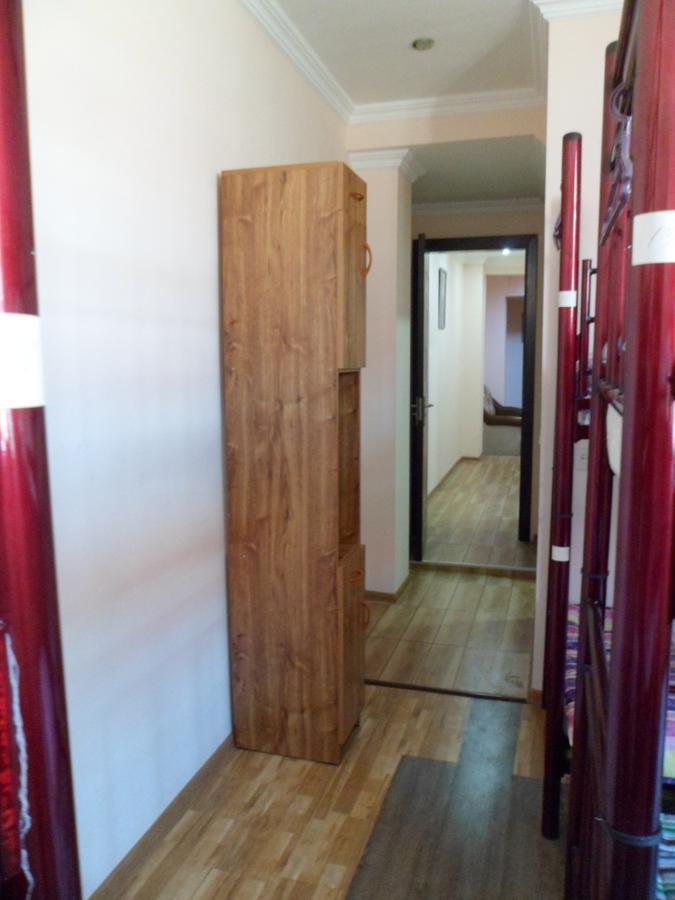 באטומי Everyday Cat Hostel מראה חיצוני תמונה